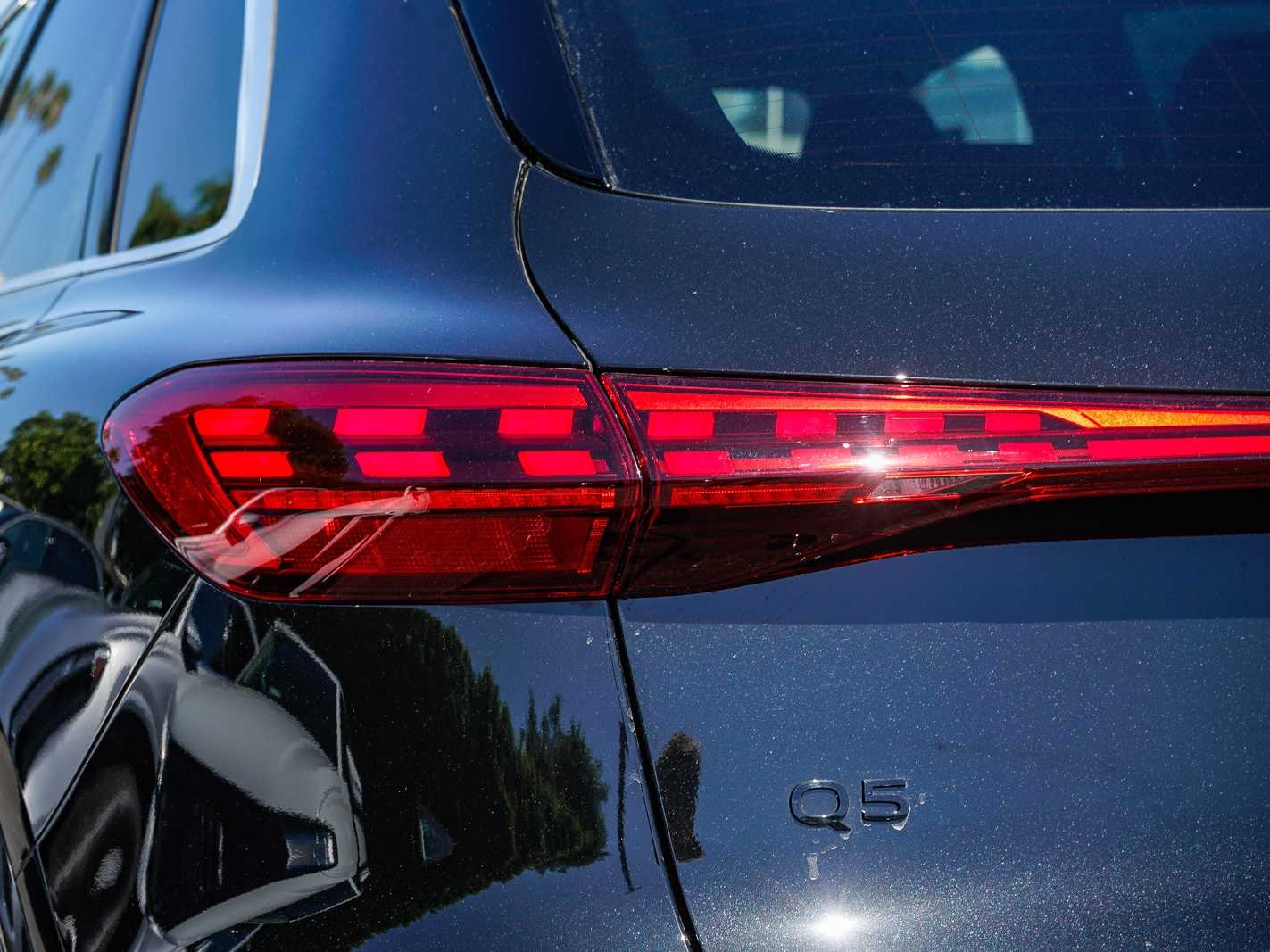 Thumbnail: 2025 Audi Q5 - 9