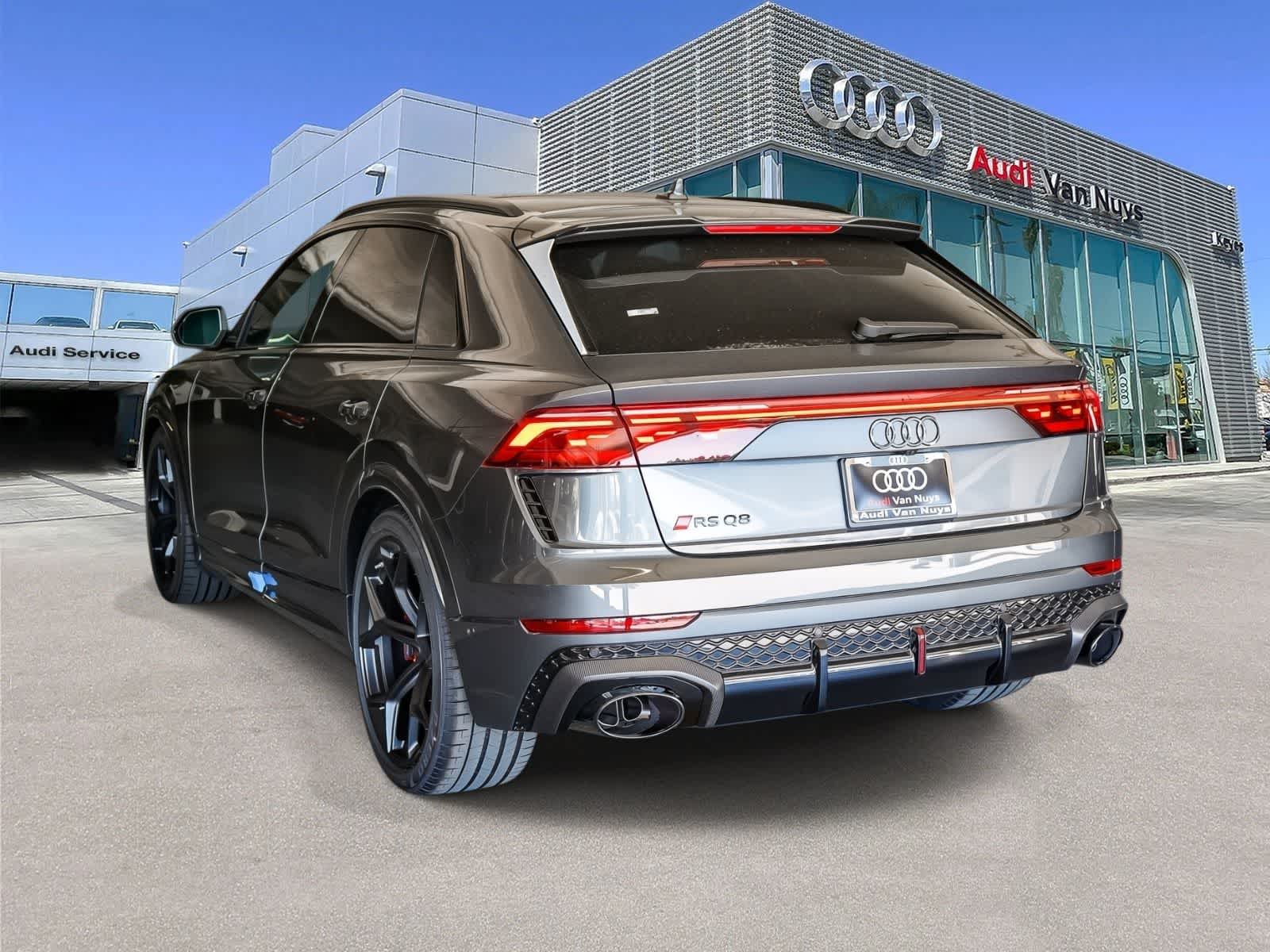 Thumbnail: 2026 Audi RS Q8 - 6