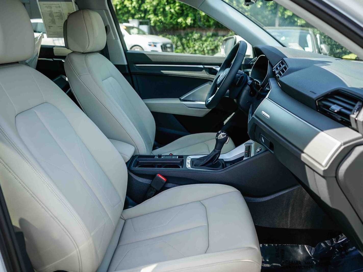 Thumbnail: 2025 Audi Q3 - 16