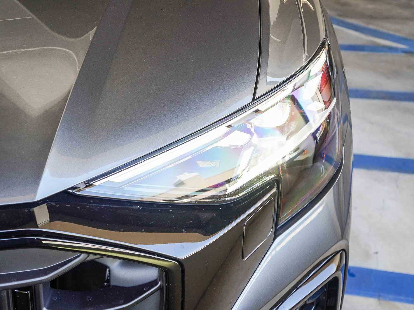 Thumbnail: 2026 Audi SQ8 - 8
