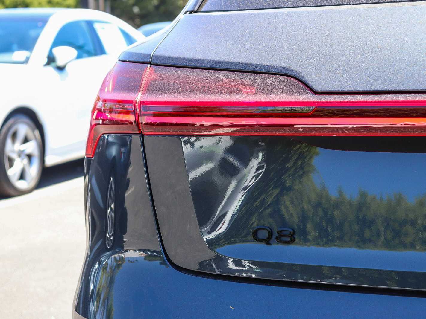 Thumbnail: 2024 Audi Q8 e-tron - 10