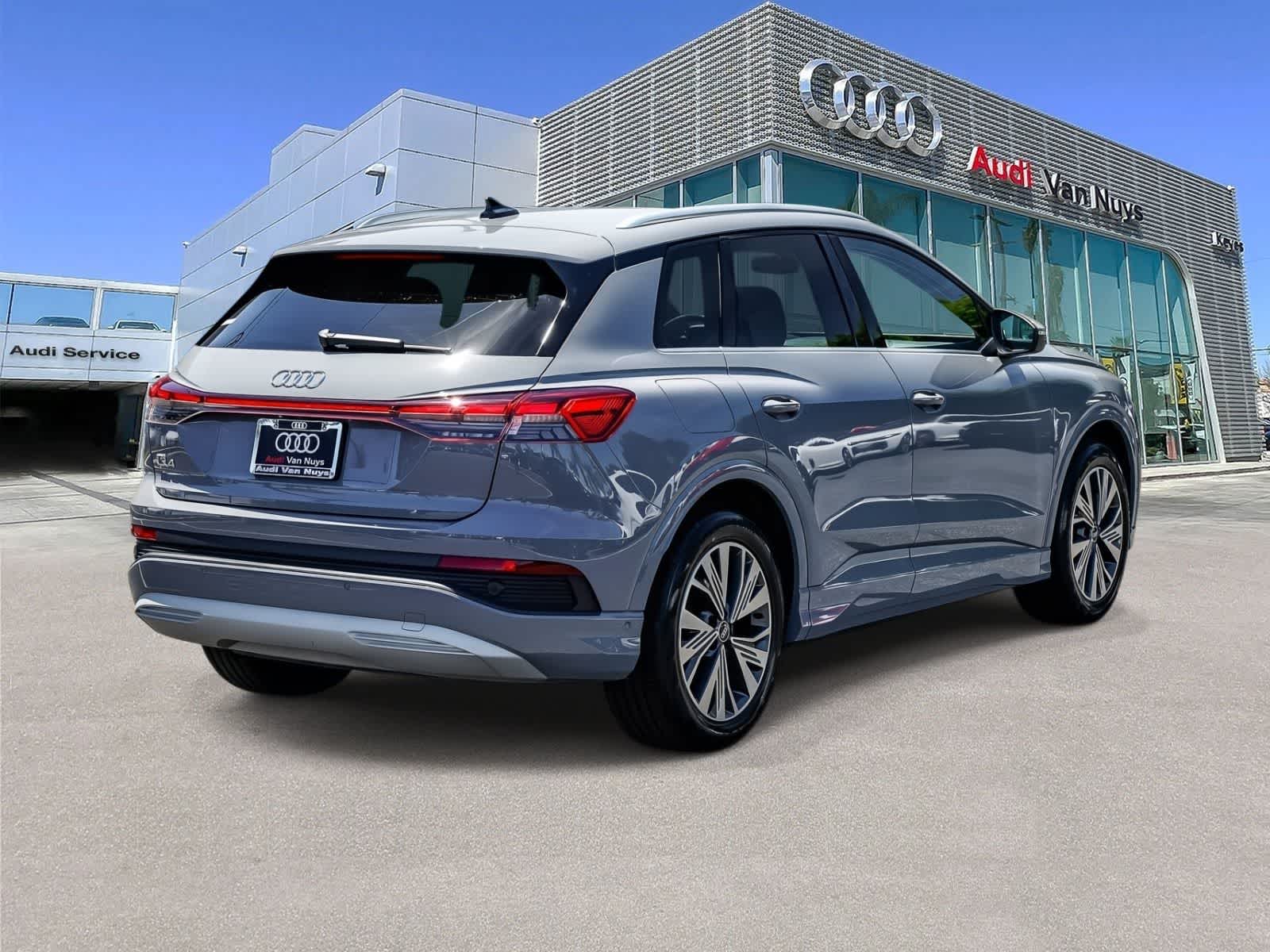 Thumbnail: 2023 Audi Q4 e-tron - 4