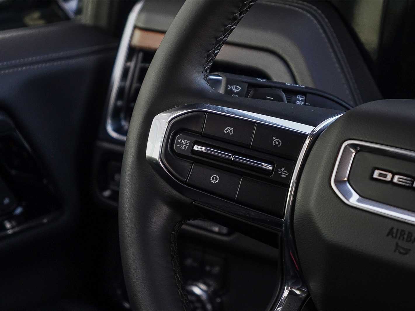 Thumbnail: 2025 GMC Yukon XL - 16