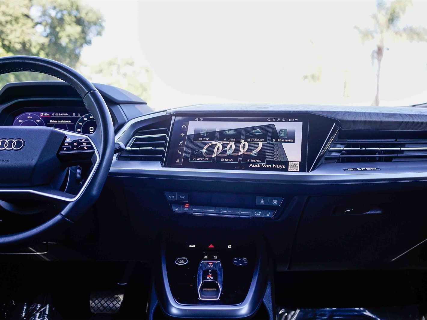 Thumbnail: 2024 Audi Q4 e-tron - 13