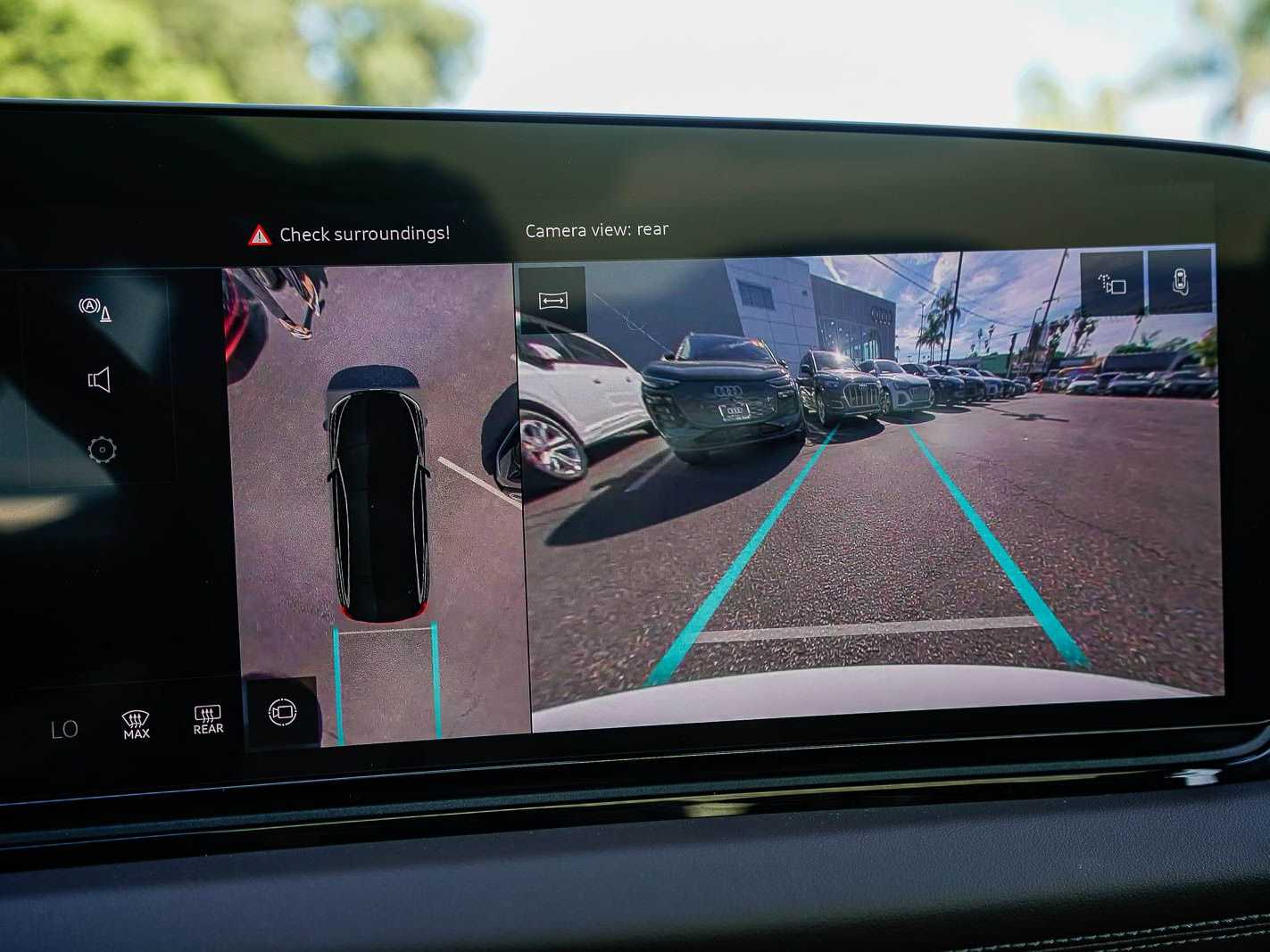 Thumbnail: 2025 Audi e-tron - 23