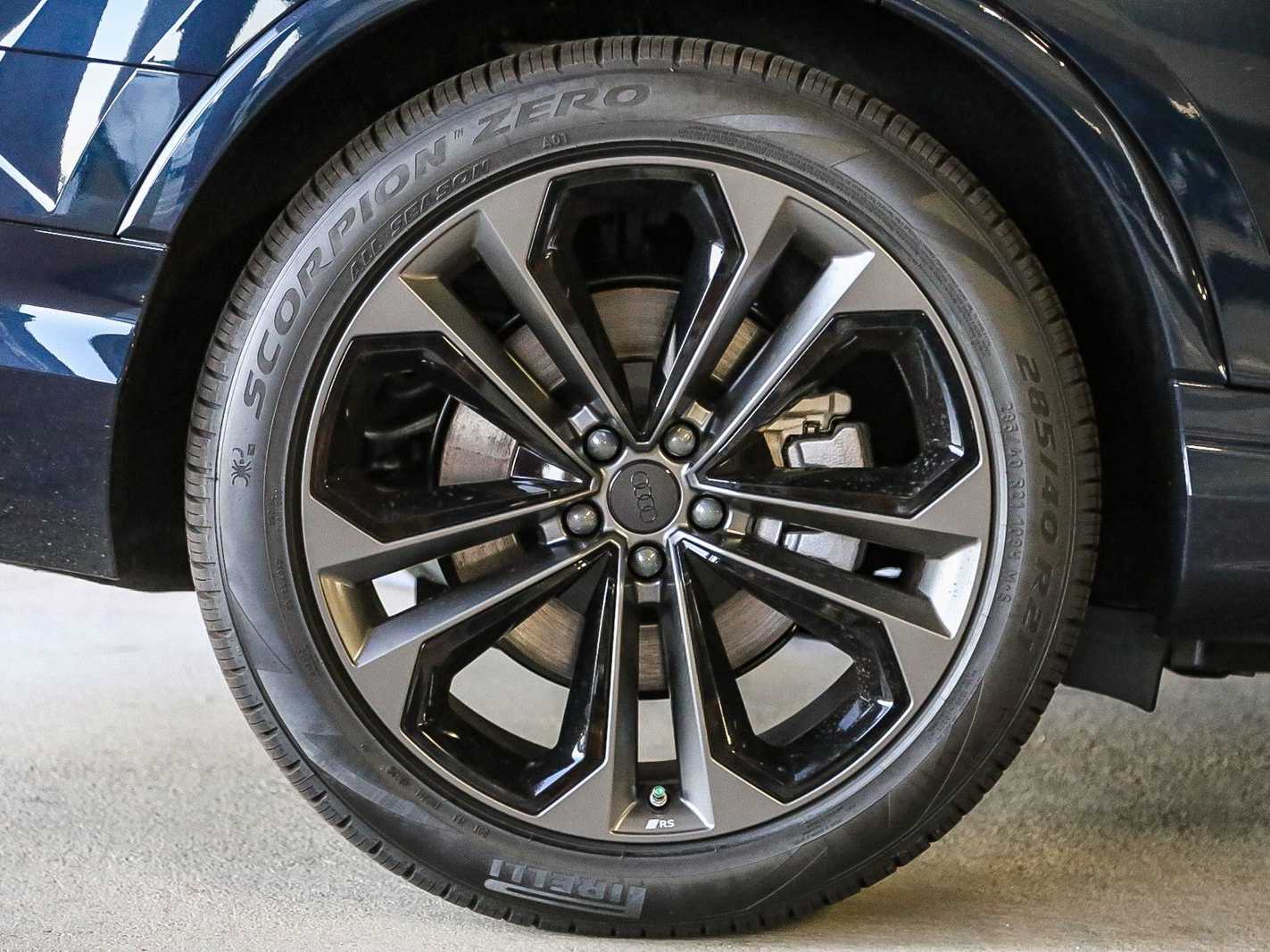 Thumbnail: 2026 Audi Q7 - 10