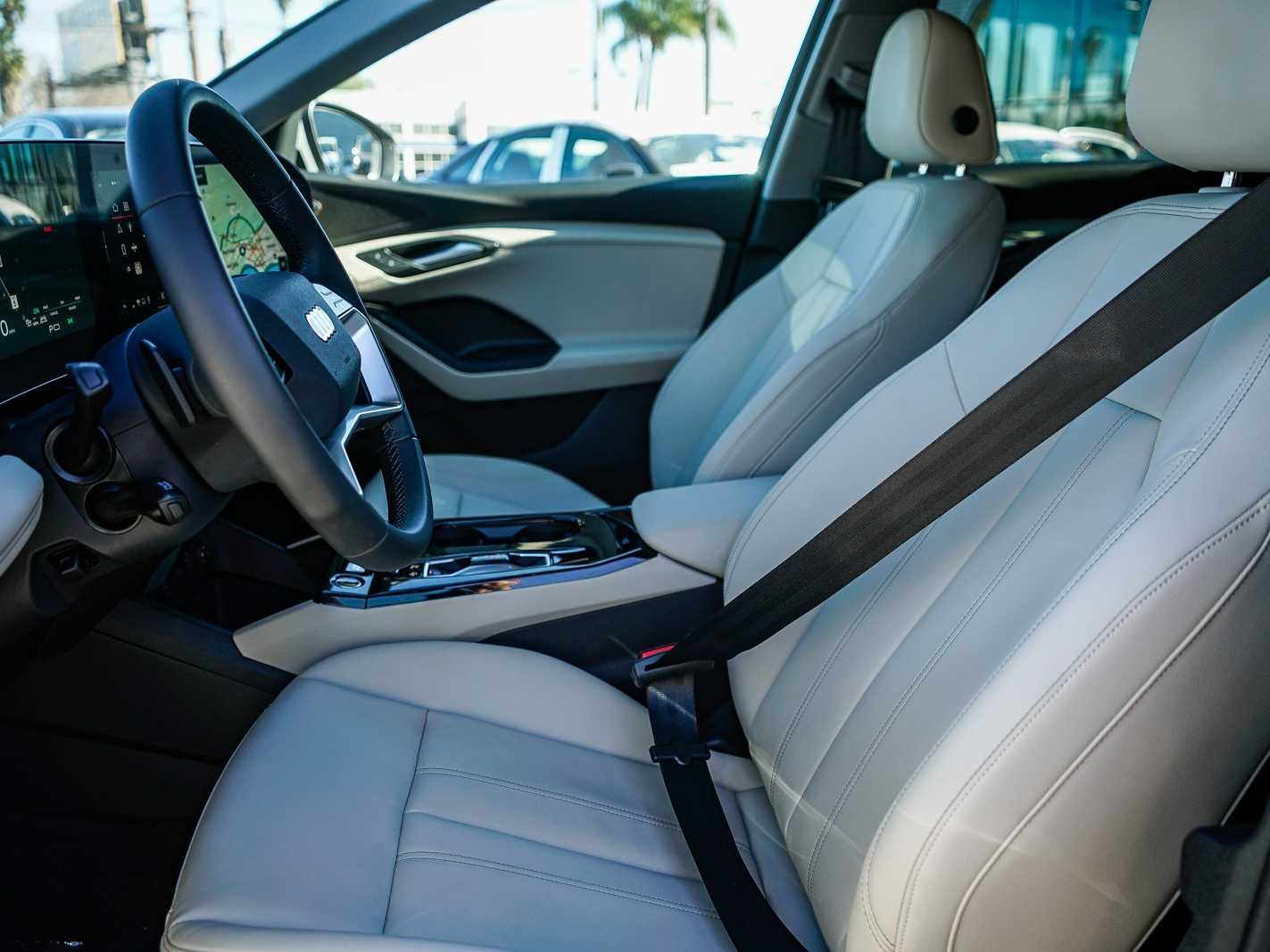 Thumbnail: 2025 Audi Q6 e-tron - 16