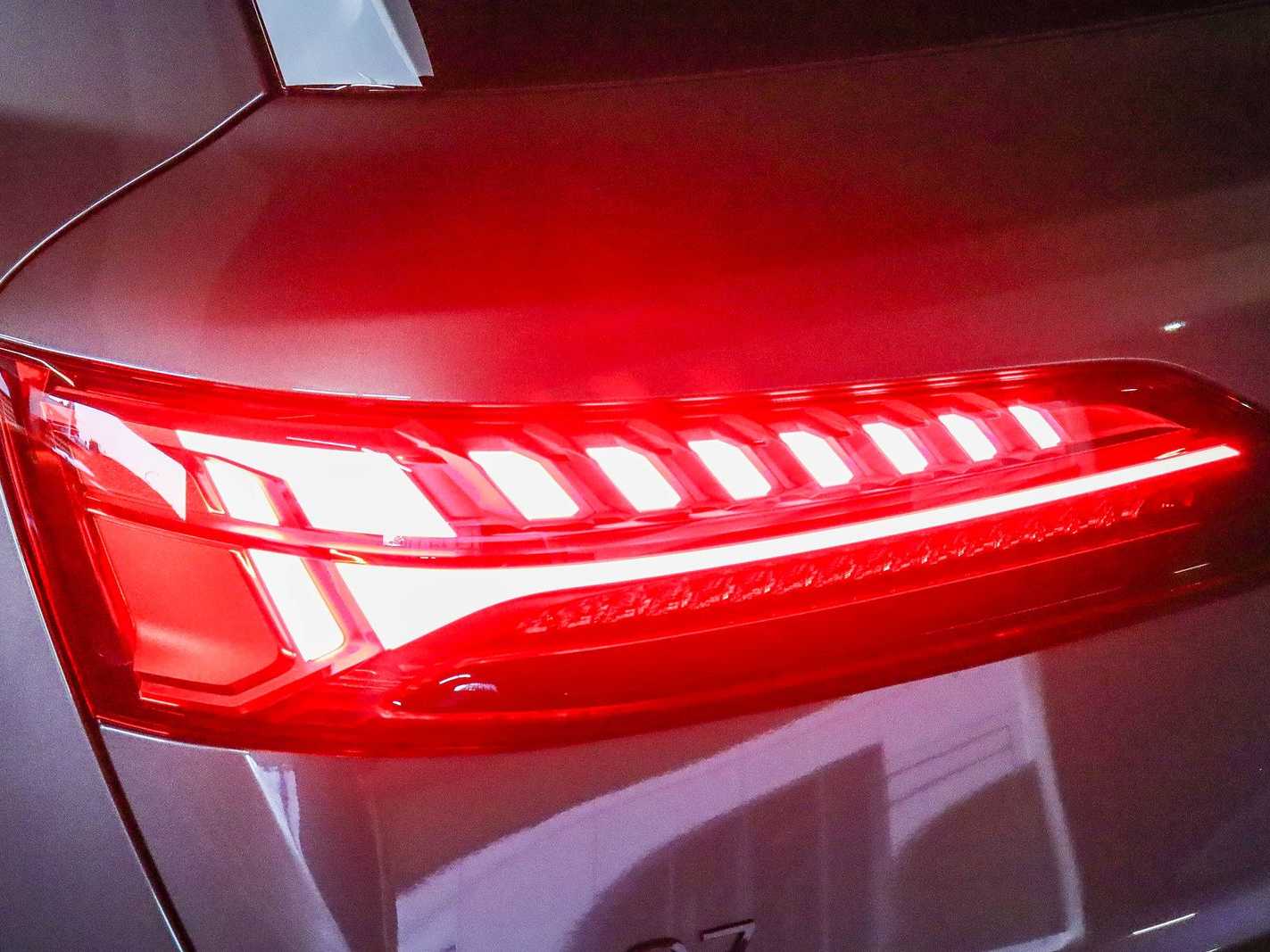 Thumbnail: 2026 Audi Q7 - 7