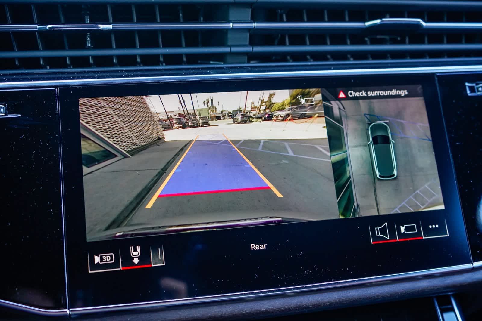 Thumbnail: 2026 Audi Q7 - 23