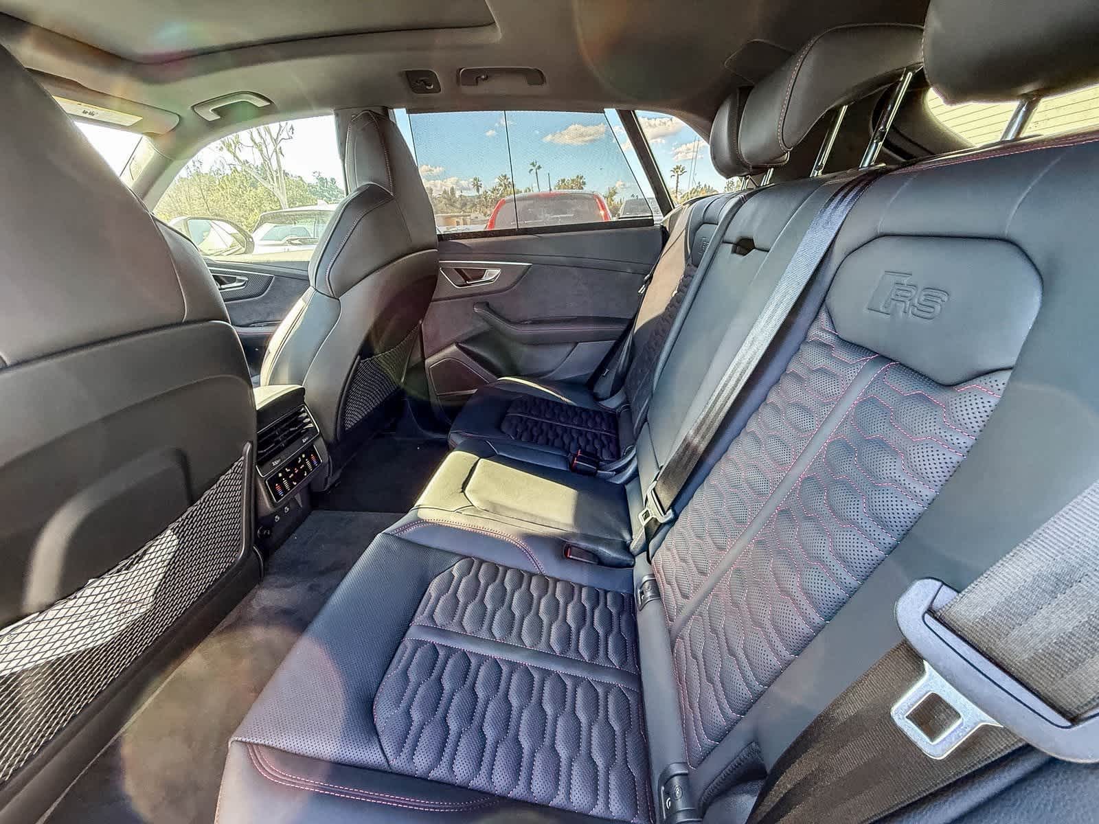 Thumbnail: 2025 Audi RS Q8 - 18