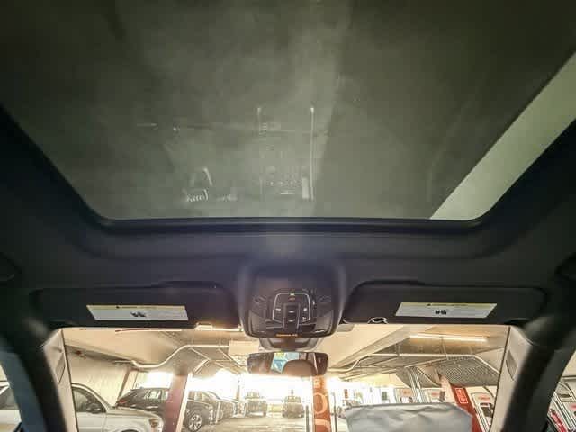 Thumbnail: 2026 Audi Q8 - 16