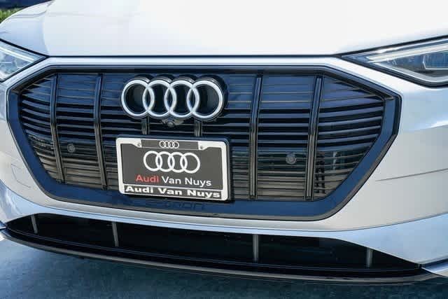 Thumbnail: 2022 Audi e-tron - 8