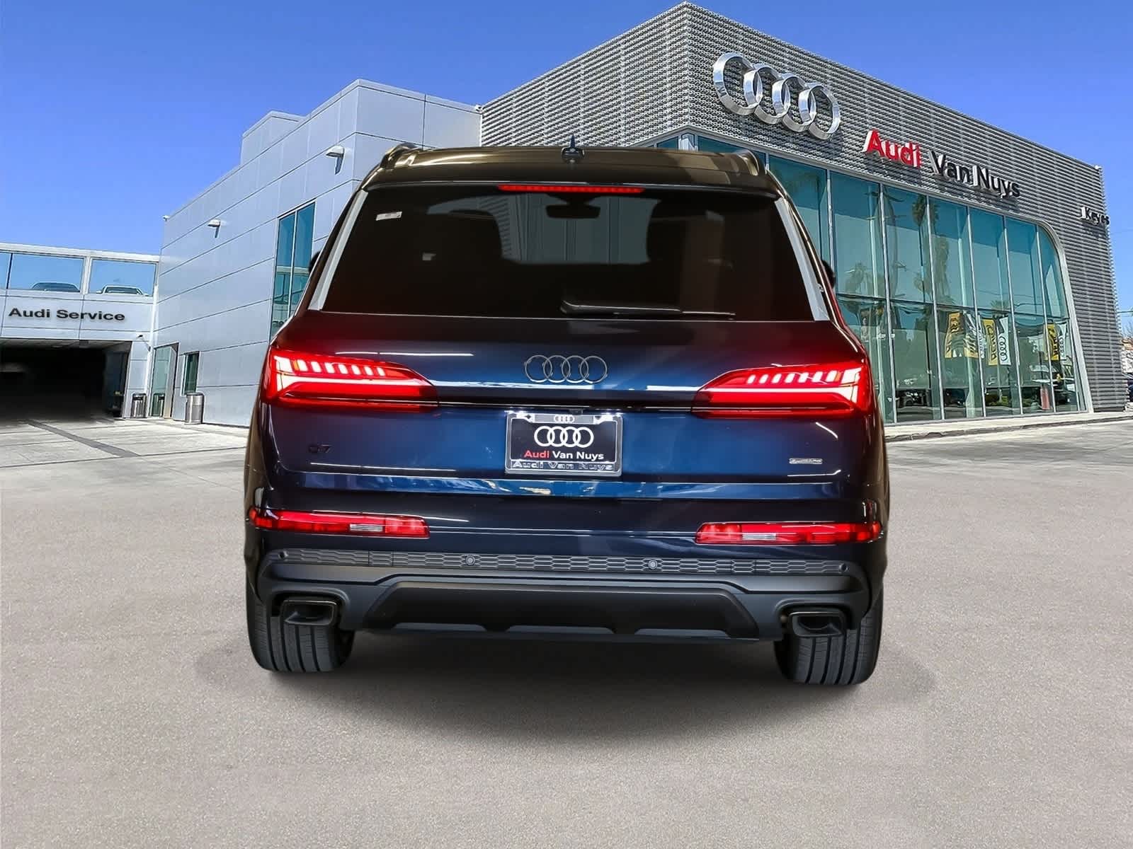 Thumbnail: 2026 Audi Q7 - 5