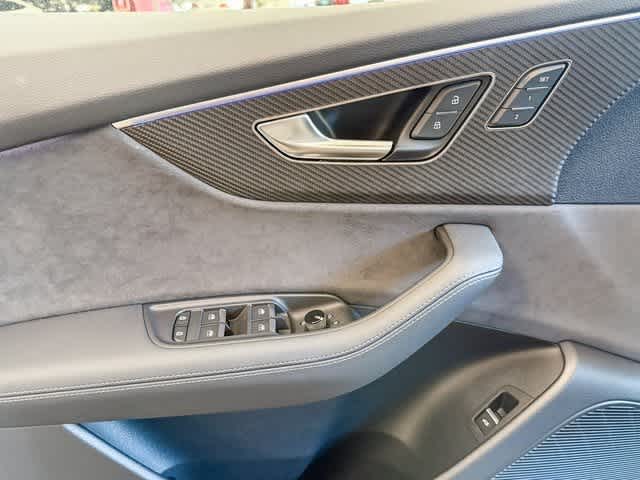 Thumbnail: 2026 Audi SQ8 - 21