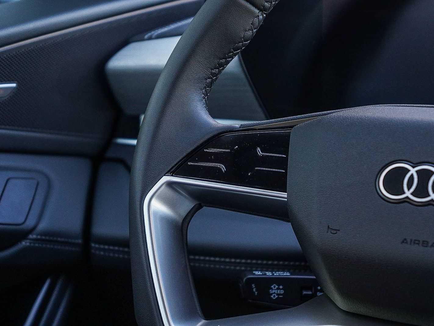 Thumbnail: 2025 Audi Q6 e-tron - 16