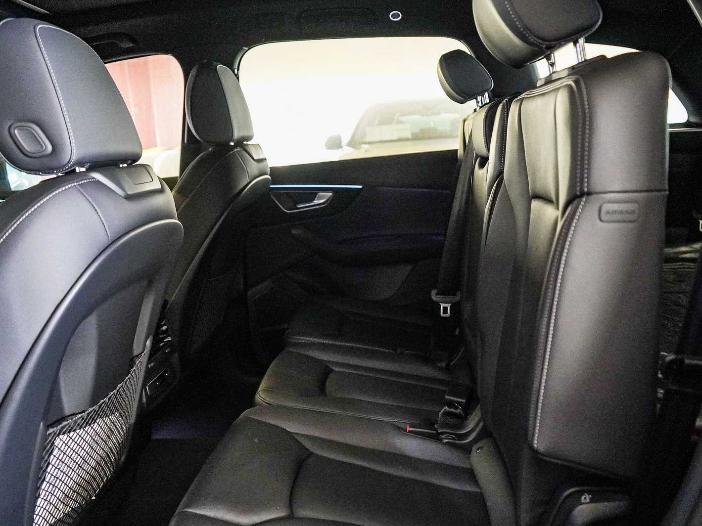 Thumbnail: 2026 Audi Q7 - 18