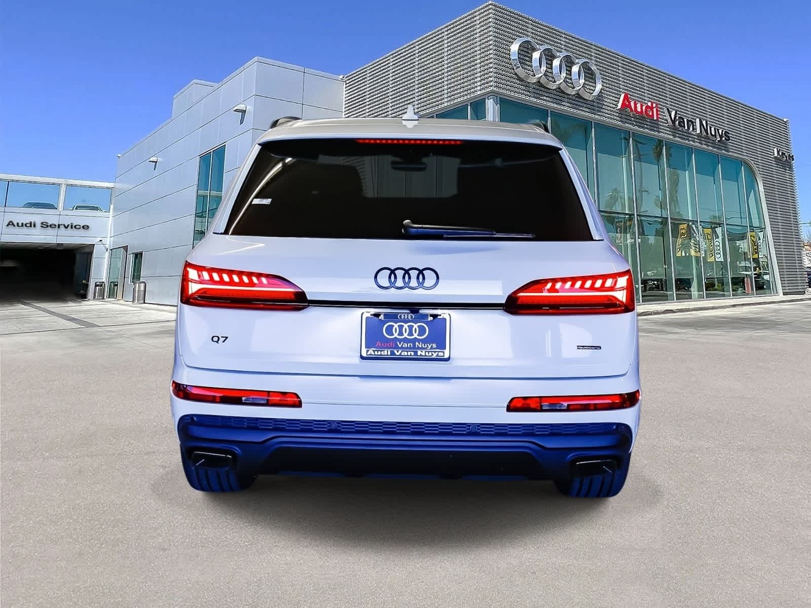 Thumbnail: 2026 Audi Q7 - 5