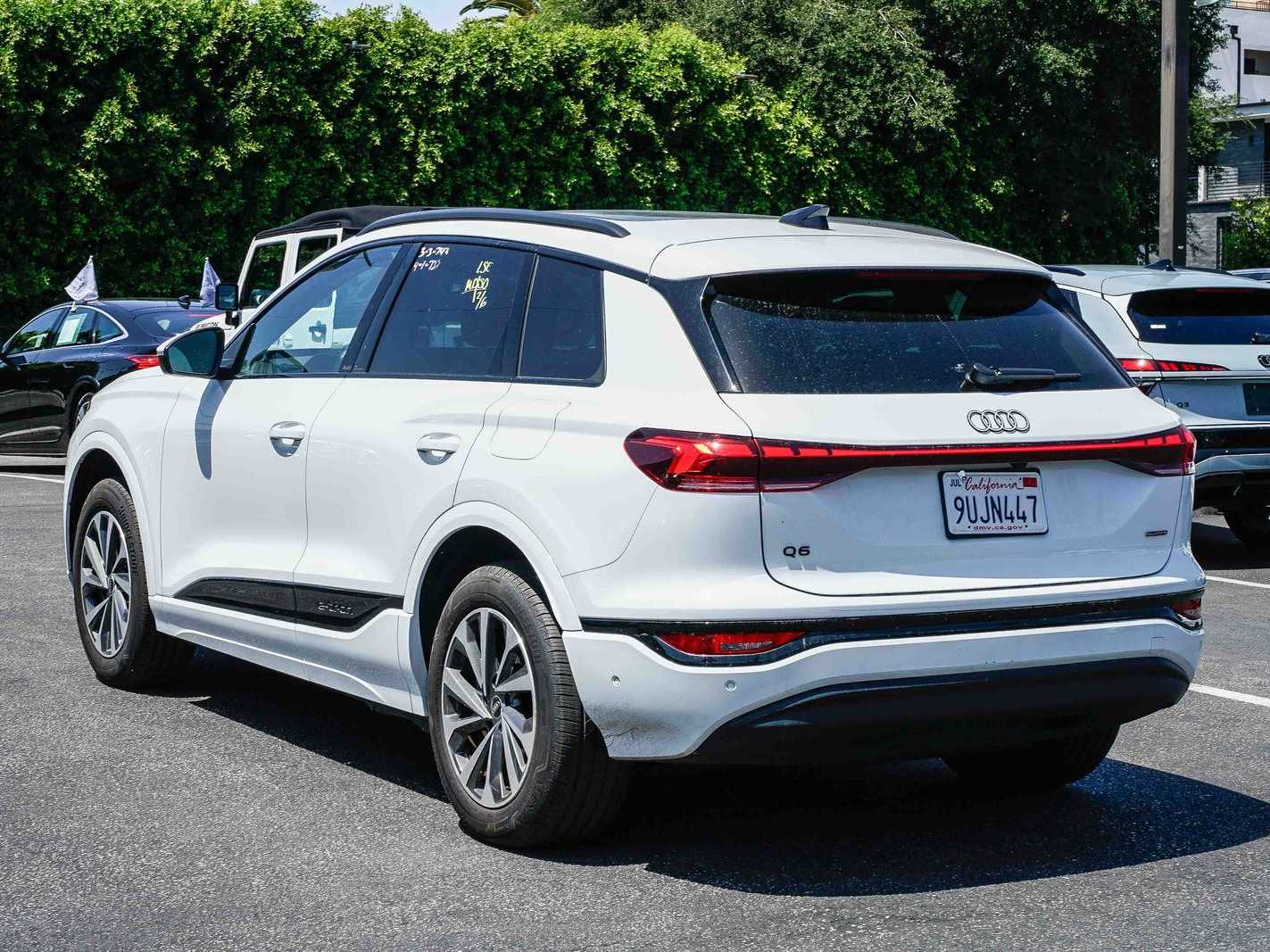 Thumbnail: 2025 Audi Q6 e-tron - 2