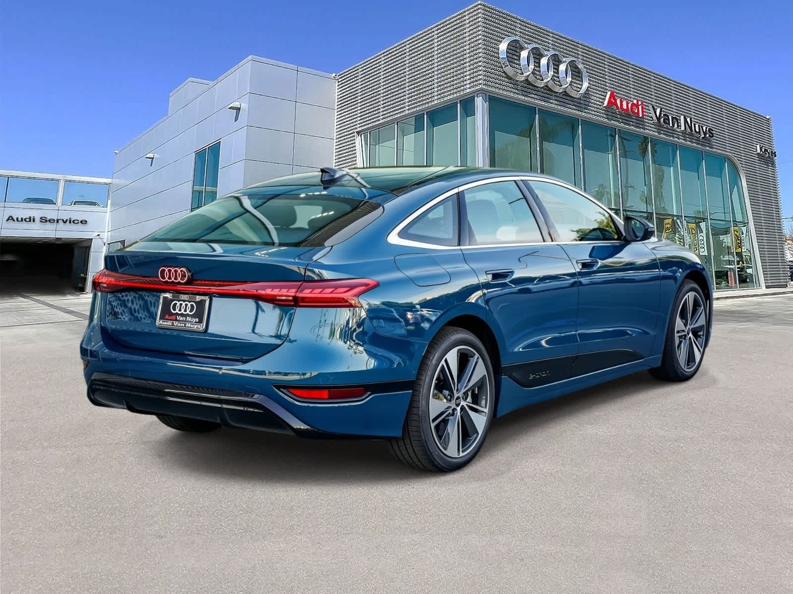 Thumbnail: 2025 Audi e-tron S - 4