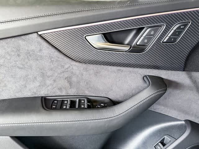 Thumbnail: 2025 Audi RS Q8 - 22