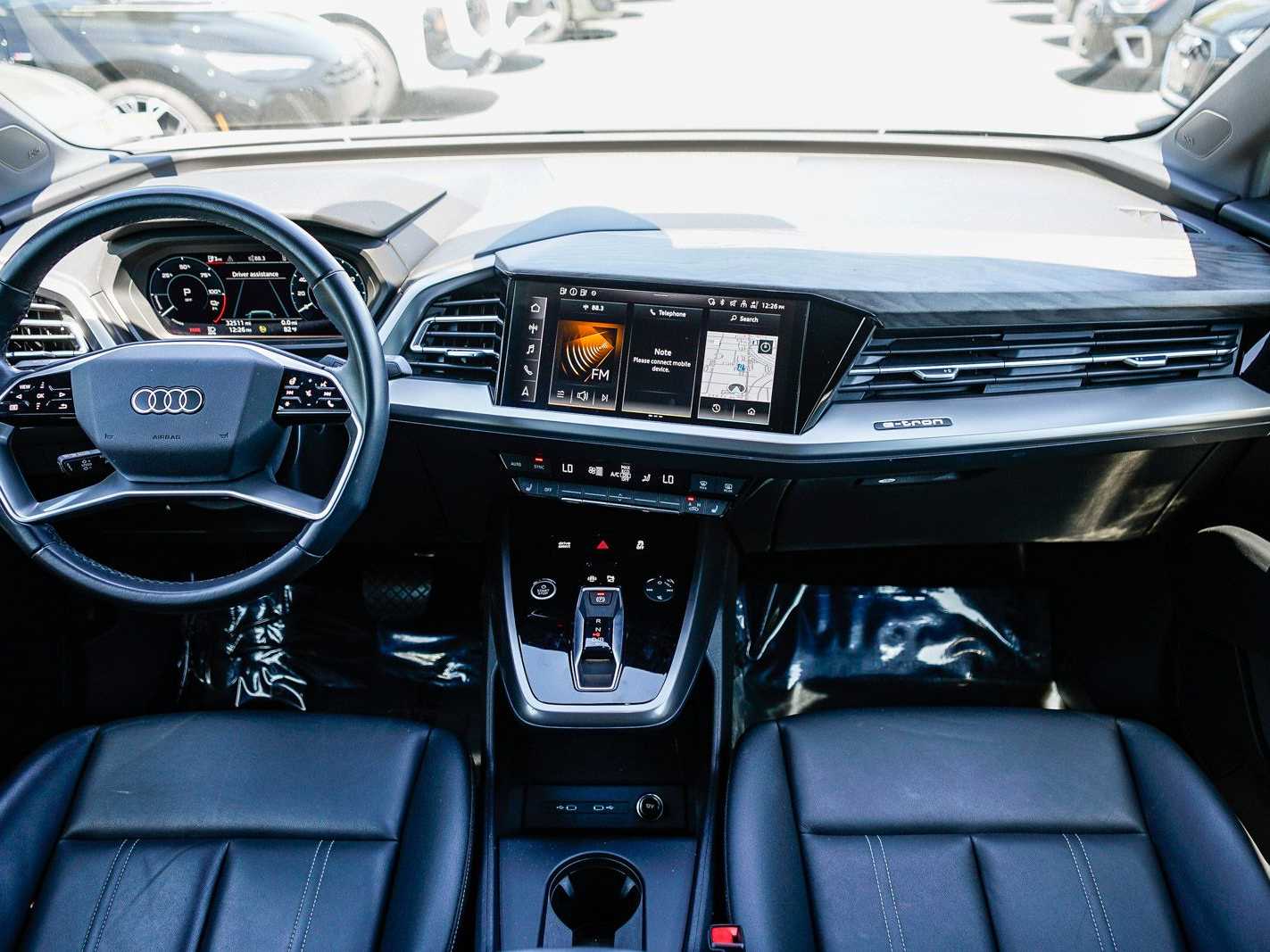 Thumbnail: 2023 Audi Q4 e-tron - 12