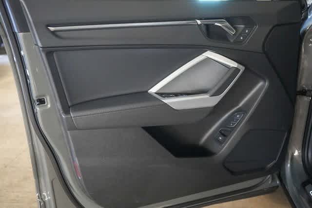 Thumbnail: 2025 Audi Q3 - 28