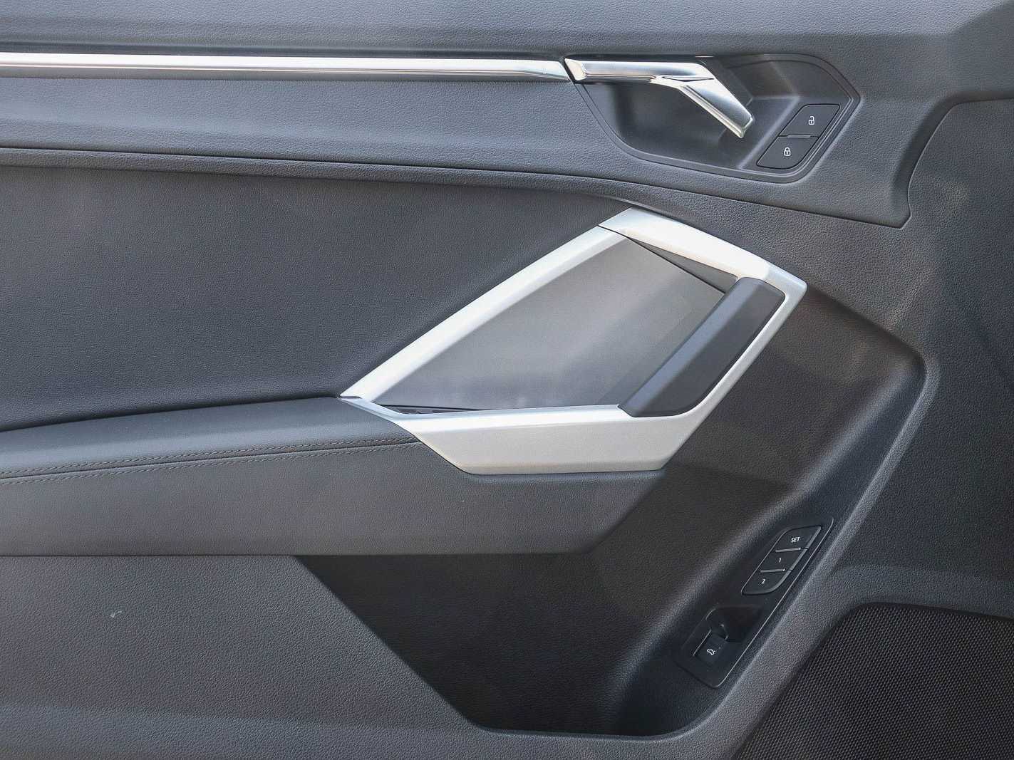 Thumbnail: 2023 Audi Q3 - 21