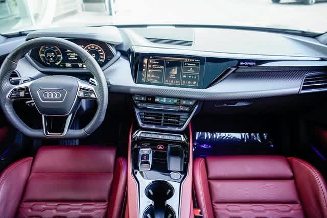 Thumbnail: 2024 Audi e-tron GT - 12