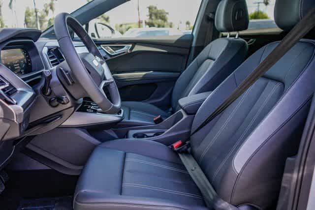 Thumbnail: 2026 Audi Q4 e-tron - 17