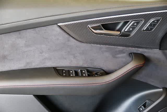 Thumbnail: 2025 Audi RS Q8 - 19