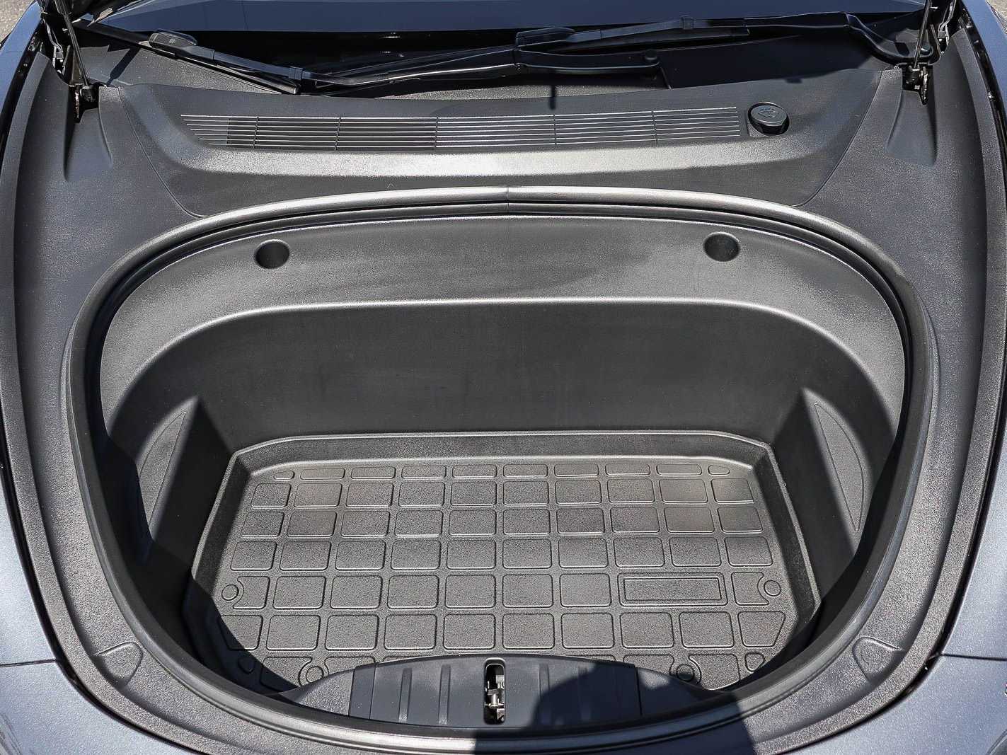 Thumbnail: 2023 Tesla Model 3 - 27