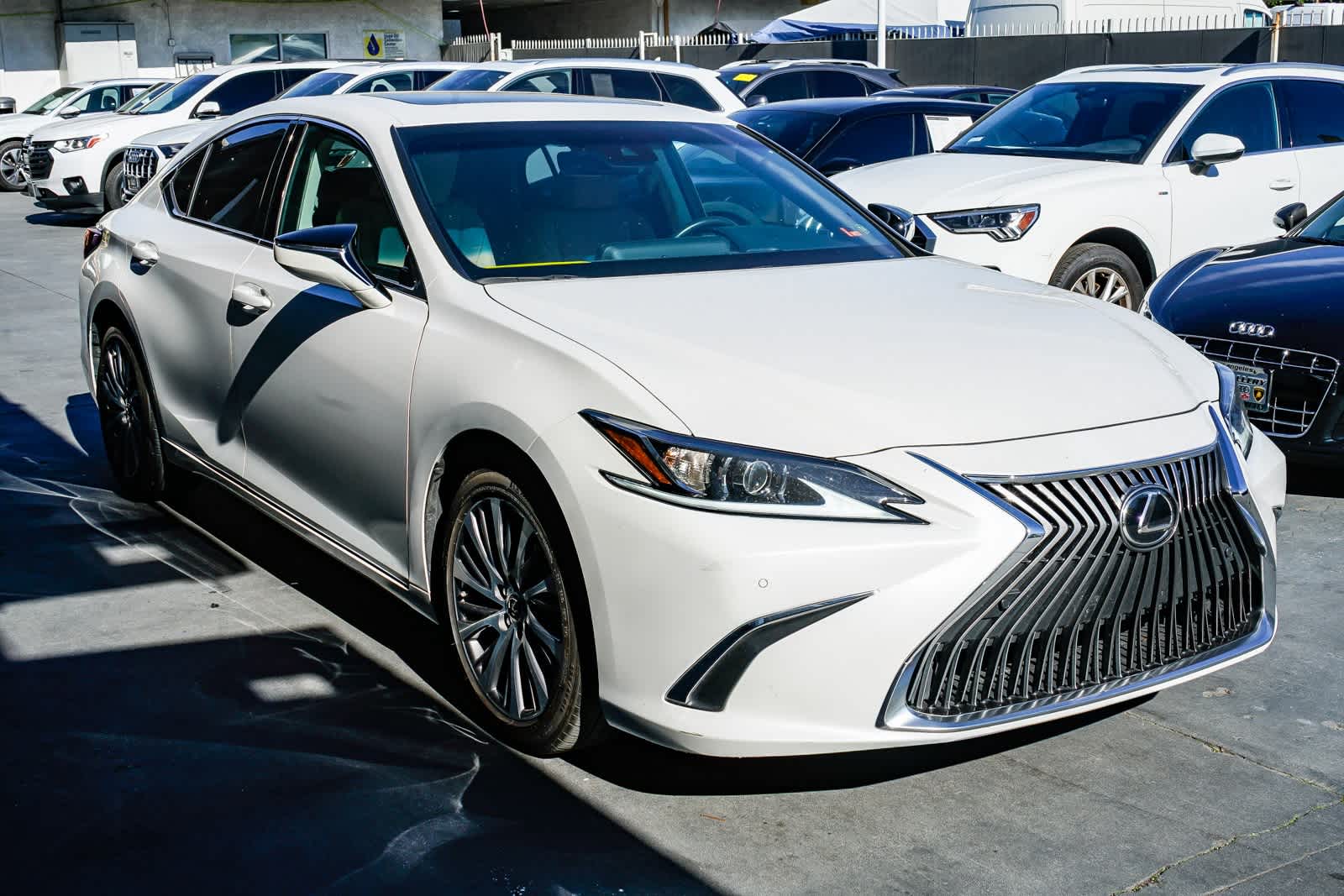 Thumbnail: 2021 Lexus ES - 5
