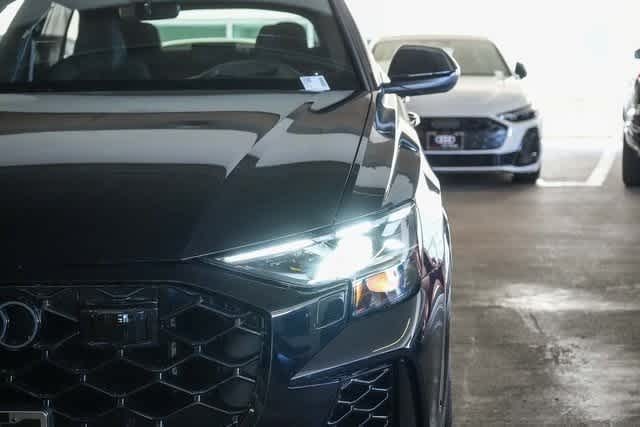 Thumbnail: 2025 Audi RS Q8 - 7