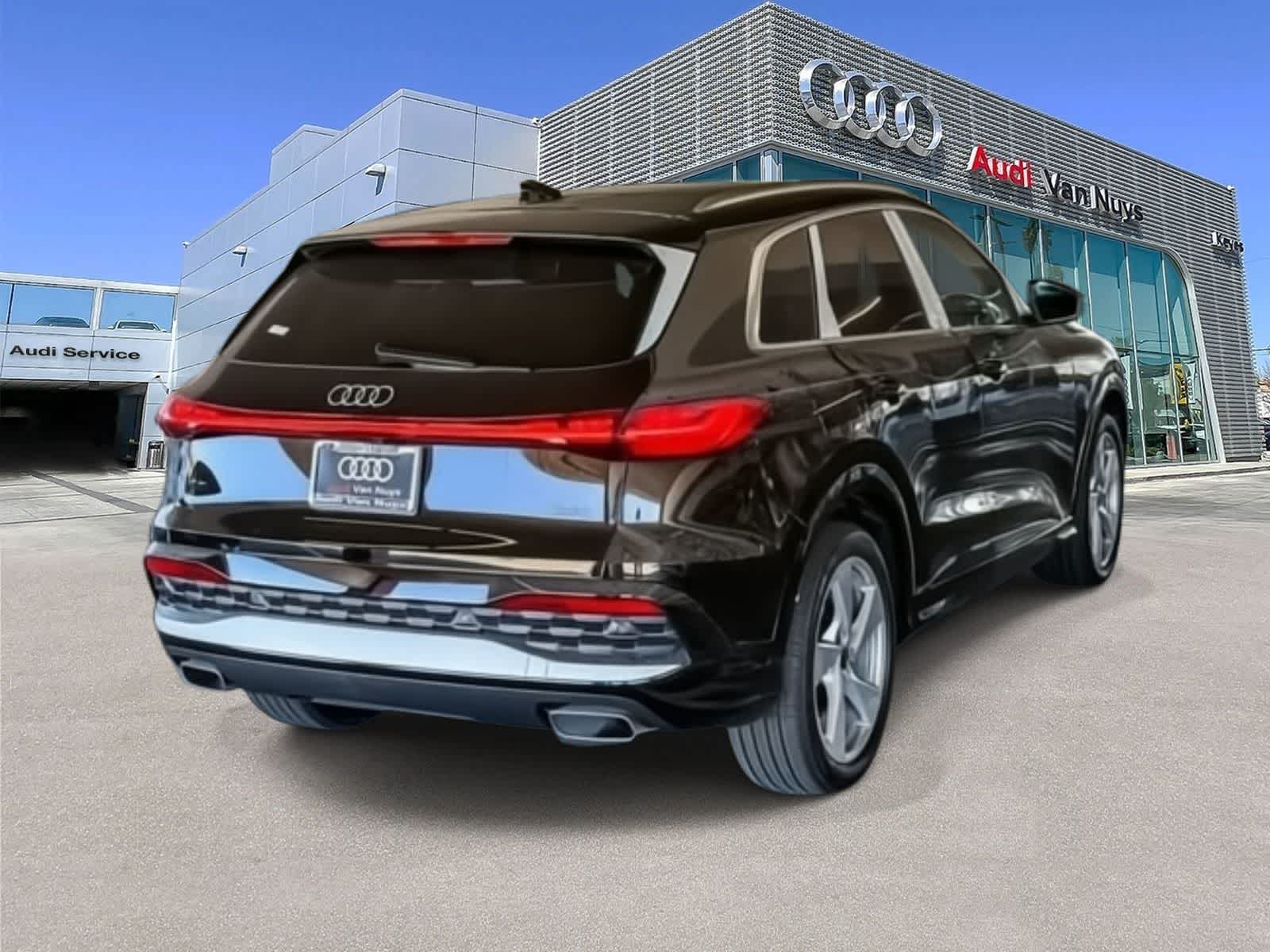 Thumbnail: 2025 Audi Q5 - 4