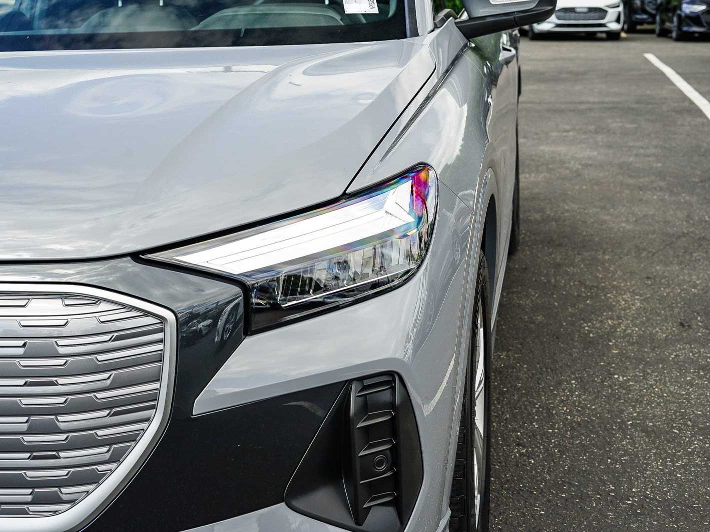 Thumbnail: 2022 Audi Q4 e-tron - 7