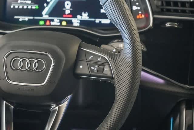 Thumbnail: 2025 Audi SQ7 - 22