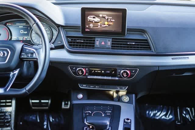 Thumbnail: 2019 Audi SQ5 - 14