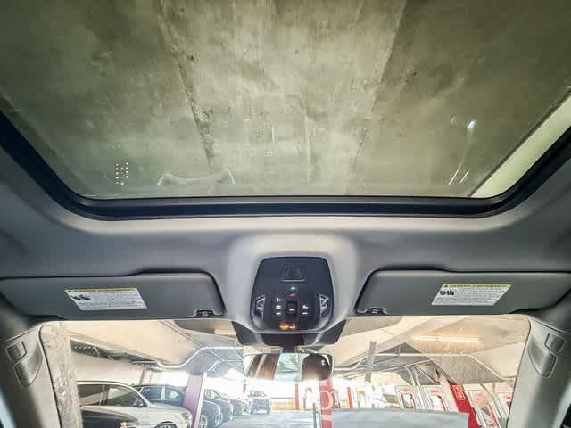 Thumbnail: 2025 Audi Q5 - 16