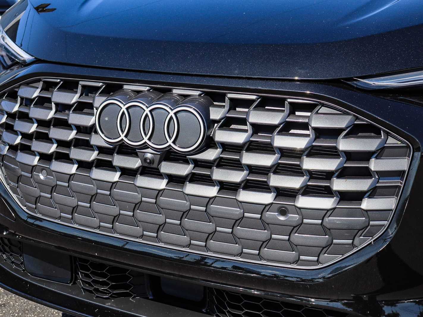 Thumbnail: 2025 Audi Q5 - 7