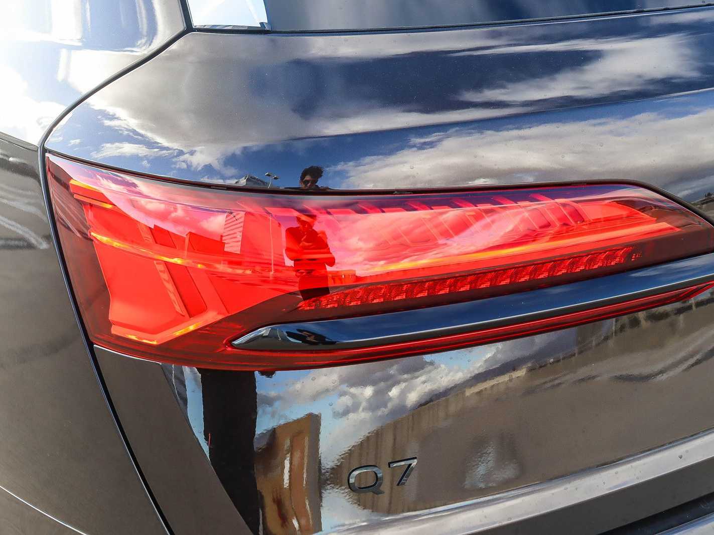 Thumbnail: 2026 Audi Q7 - 7