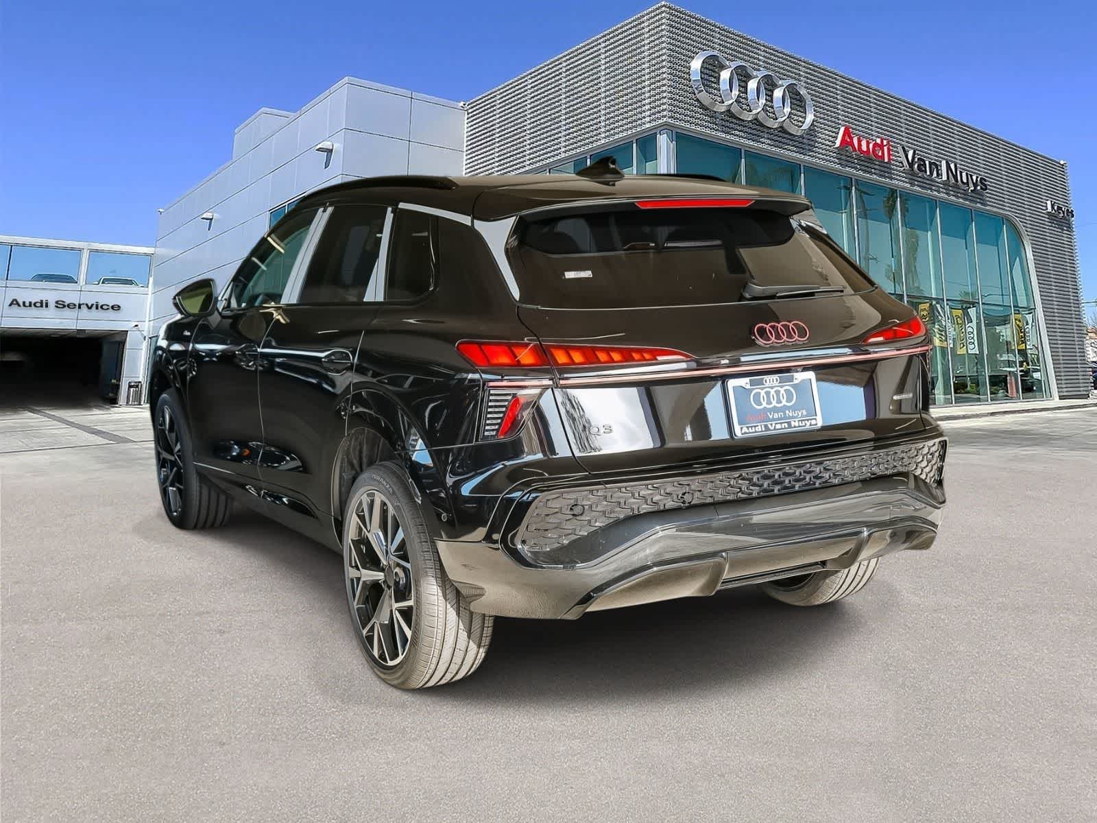 Thumbnail: 2026 Audi Q3 - 6