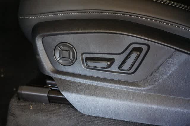 Thumbnail: 2025 Audi Q8 - 28