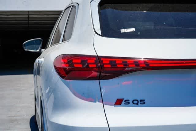 Thumbnail: 2025 Audi SQ5 - 11