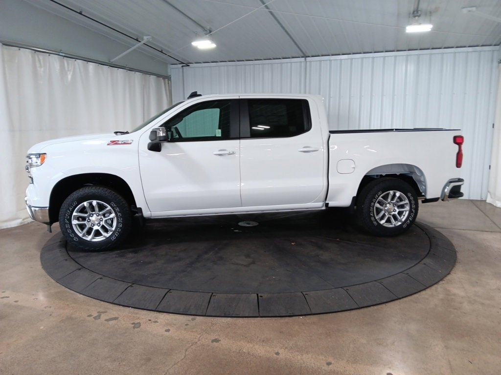 2026 Chevrolet Silverado 1500 LT photo 2
