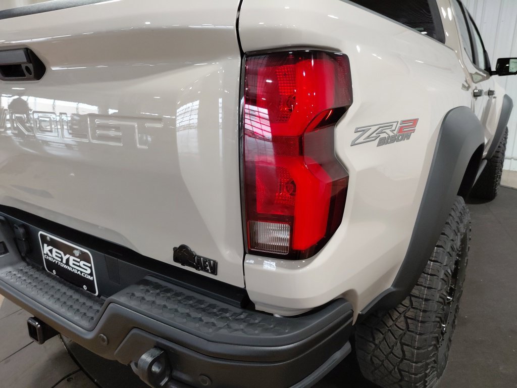 2026 Chevrolet Colorado ZR2 - Photo 15