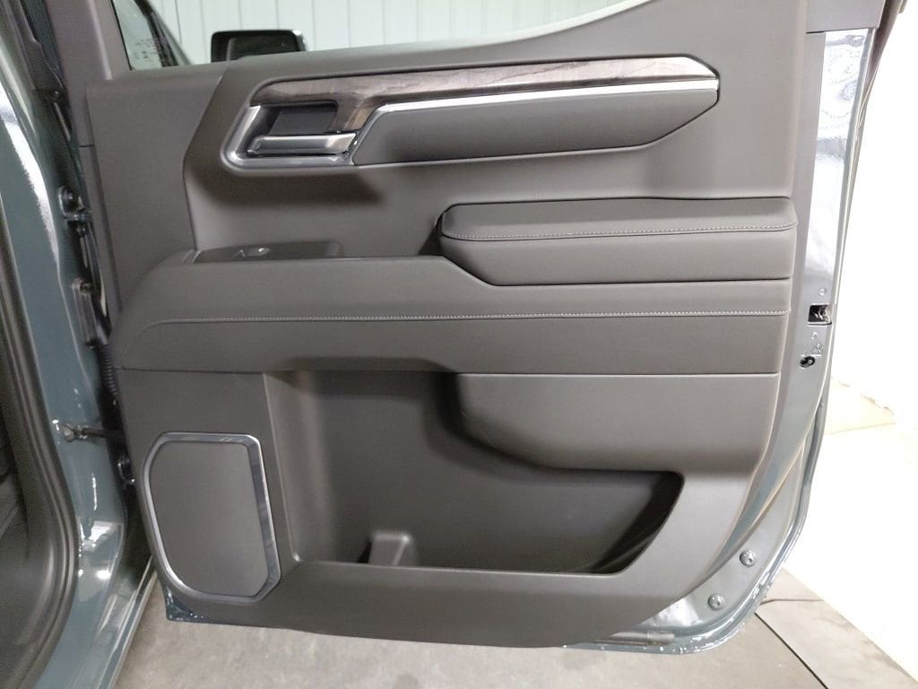 2026 Chevrolet Silverado 1500 LTZ - Photo 20