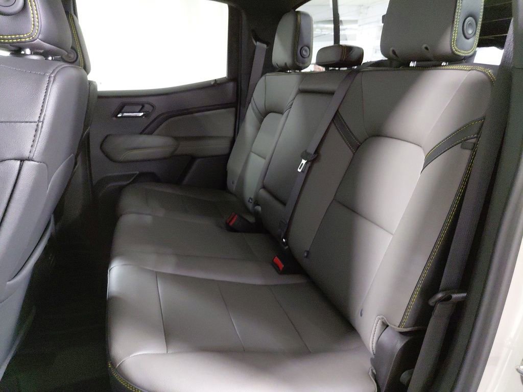 2026 Chevrolet Colorado ZR2 - Photo 18