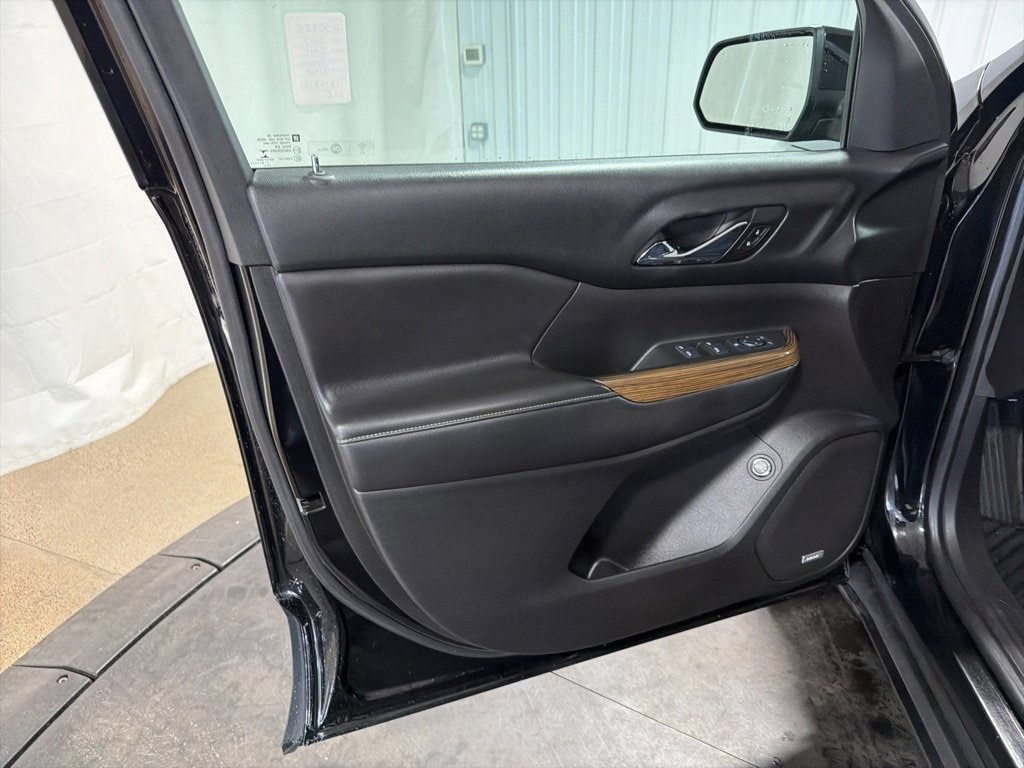 Used 2017 GMC Acadia SLE SUV