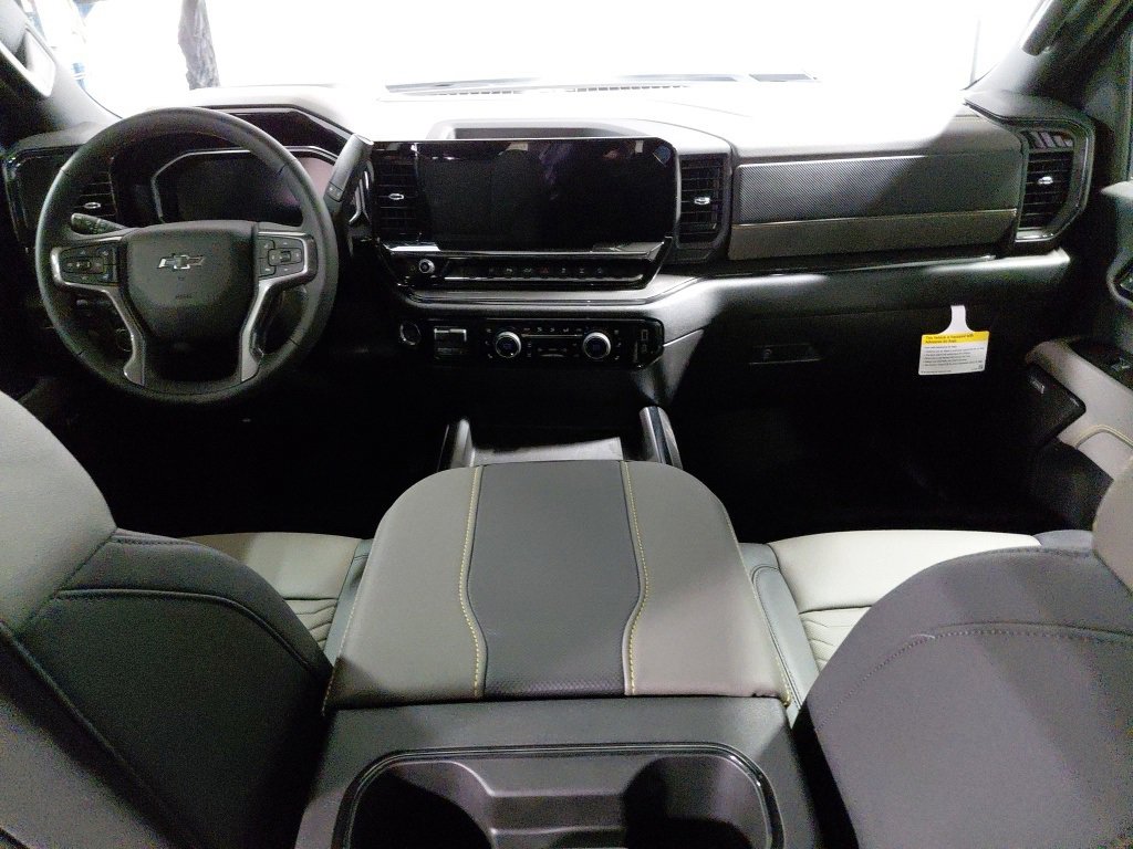 2026 Chevrolet Silverado 2500HD ZR2 photo 3