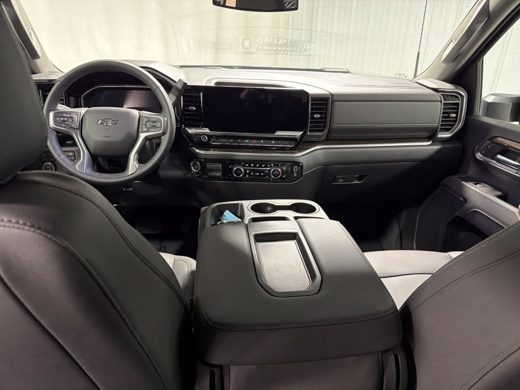 2026 Chevrolet Silverado 3500 HD LT - Photo 3